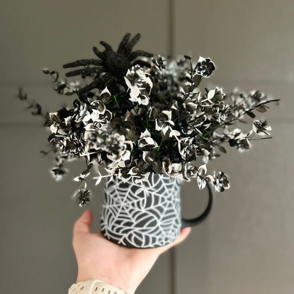Spider Web Mug Arrangement